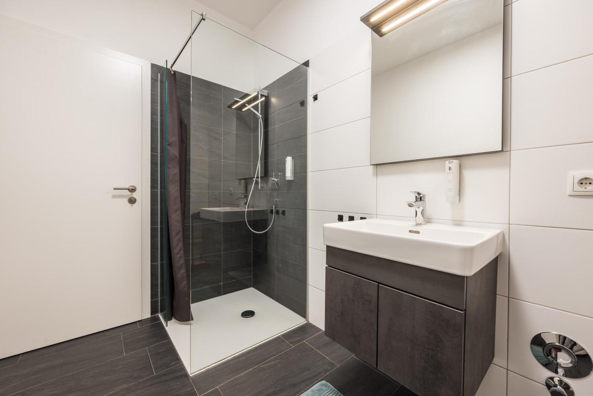 Myquartier Central City Suites Innsbruck Exterior foto