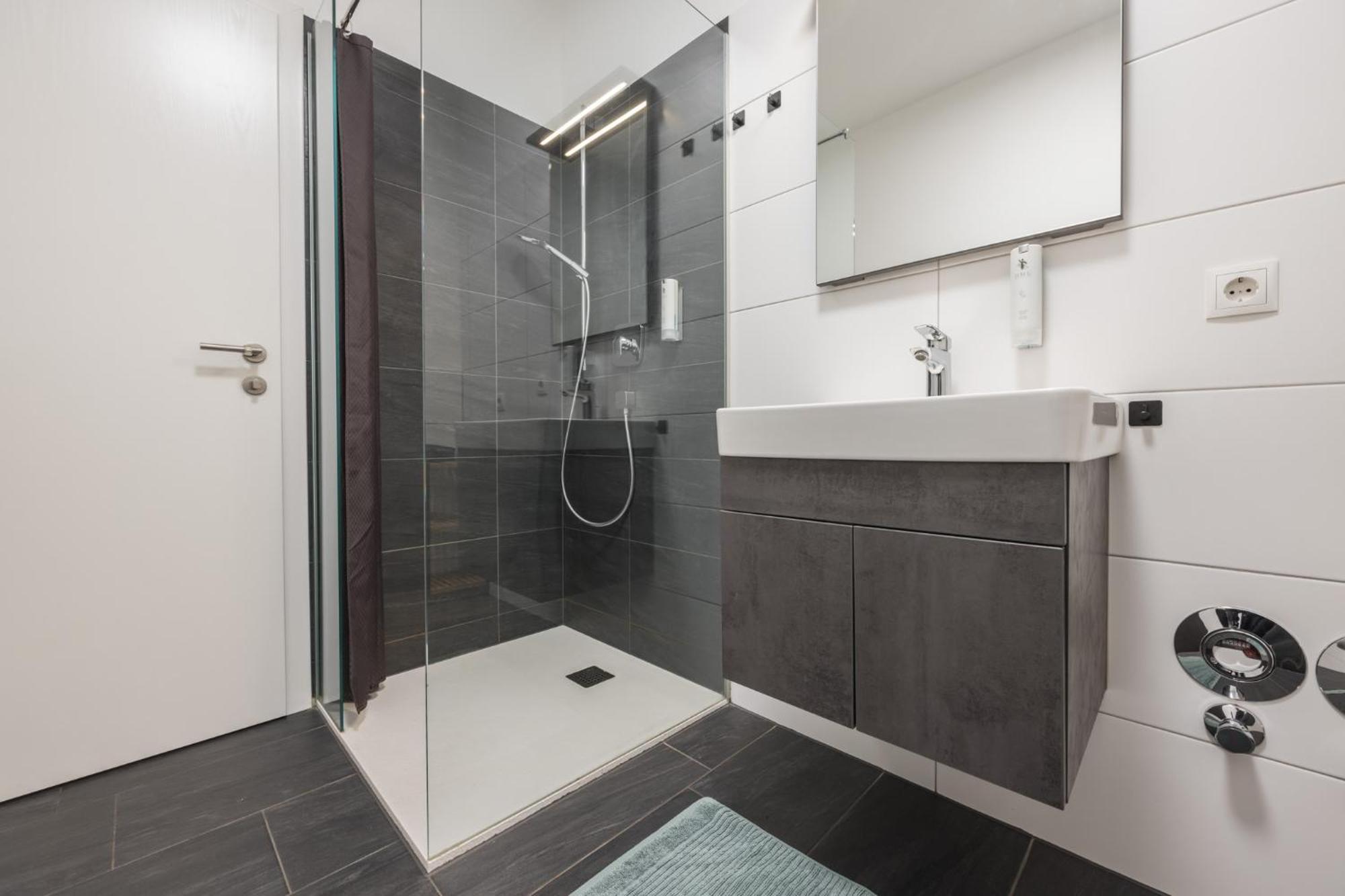 Myquartier Central City Suites Innsbruck Exterior foto
